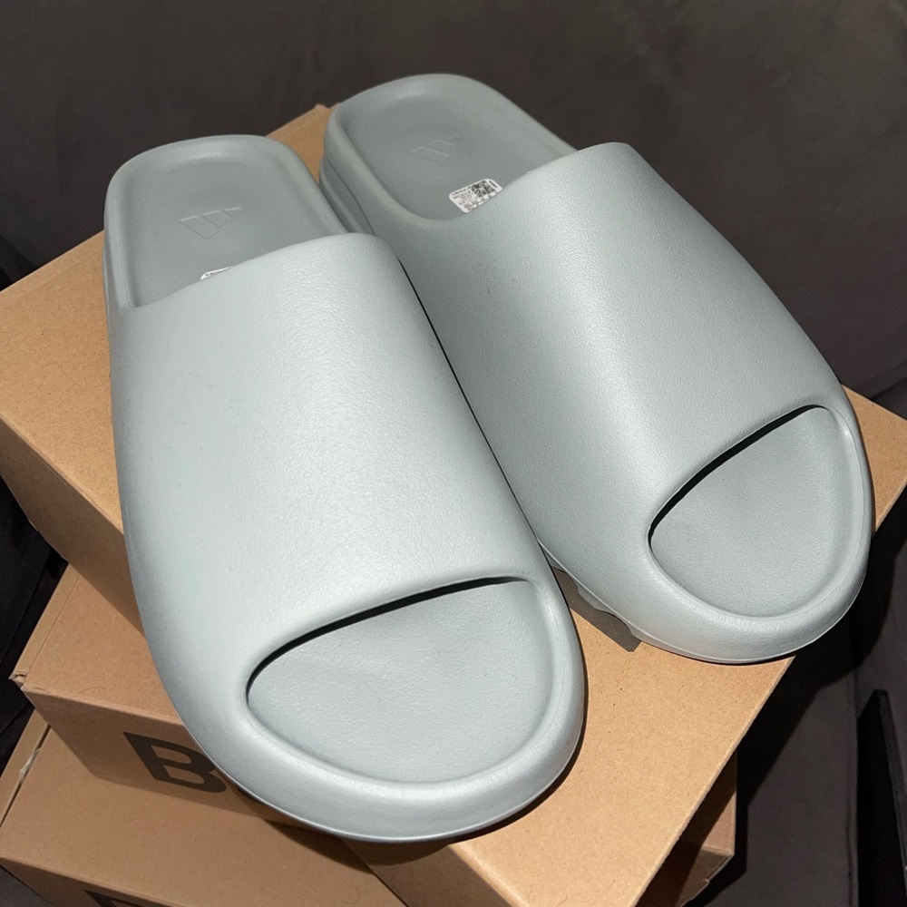 Yeezy Slides size 15 (Salt)